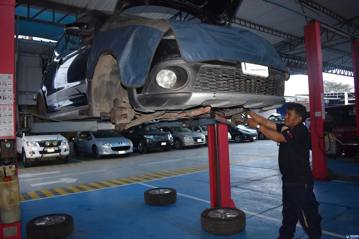 Vecars & Trucks S.A.C.
