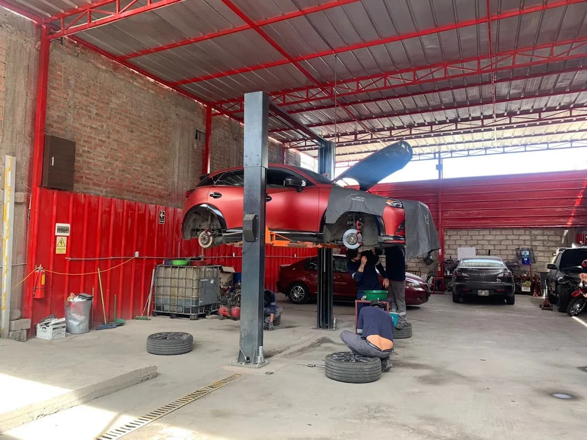 MINAGI MOTORS TALLER DE PLANCHADO Y PINTURA