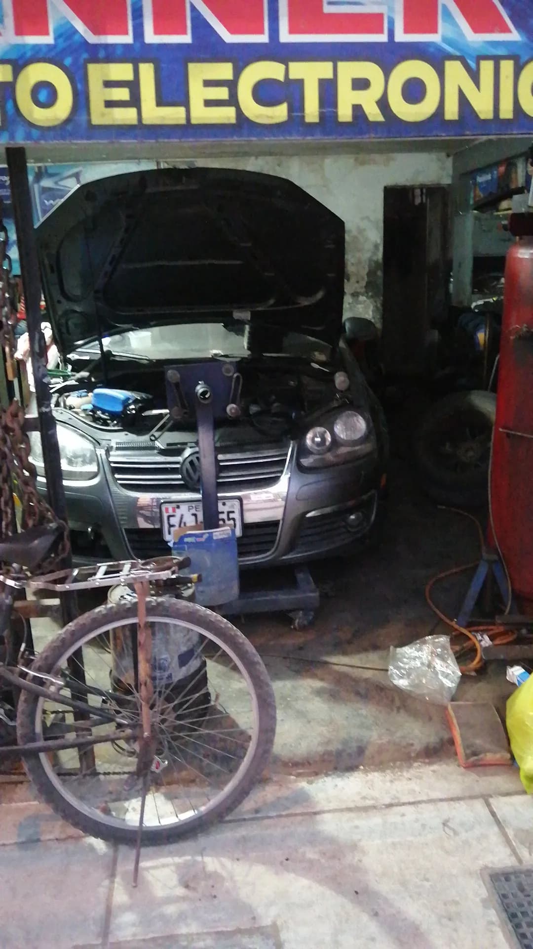 Lubricentro Reparaciones Mecánica Chuck Norris