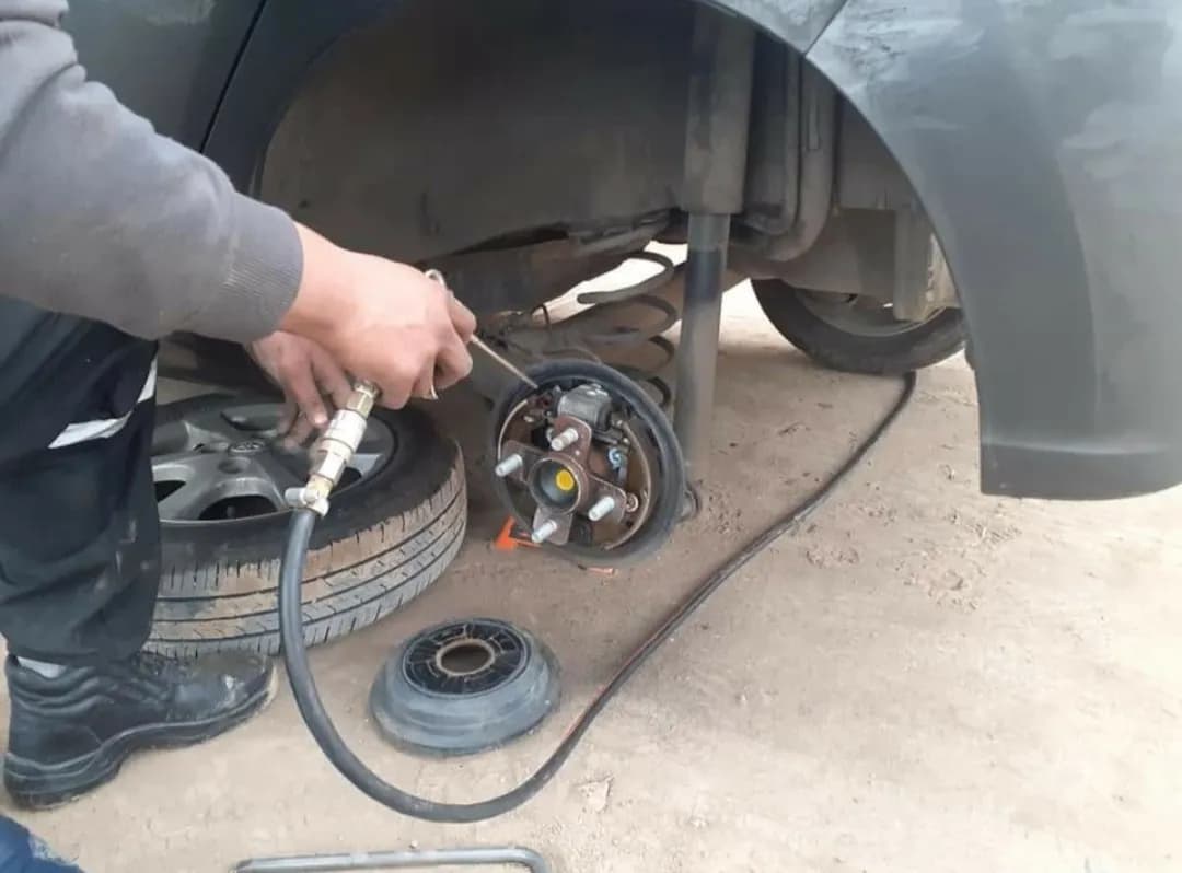 Taller de mecánica y electricidad automotriz "DHAELEEN"