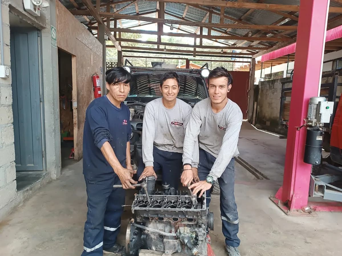 Taller Mecánico Automotriz 2D MOTORS OXAPAMPA