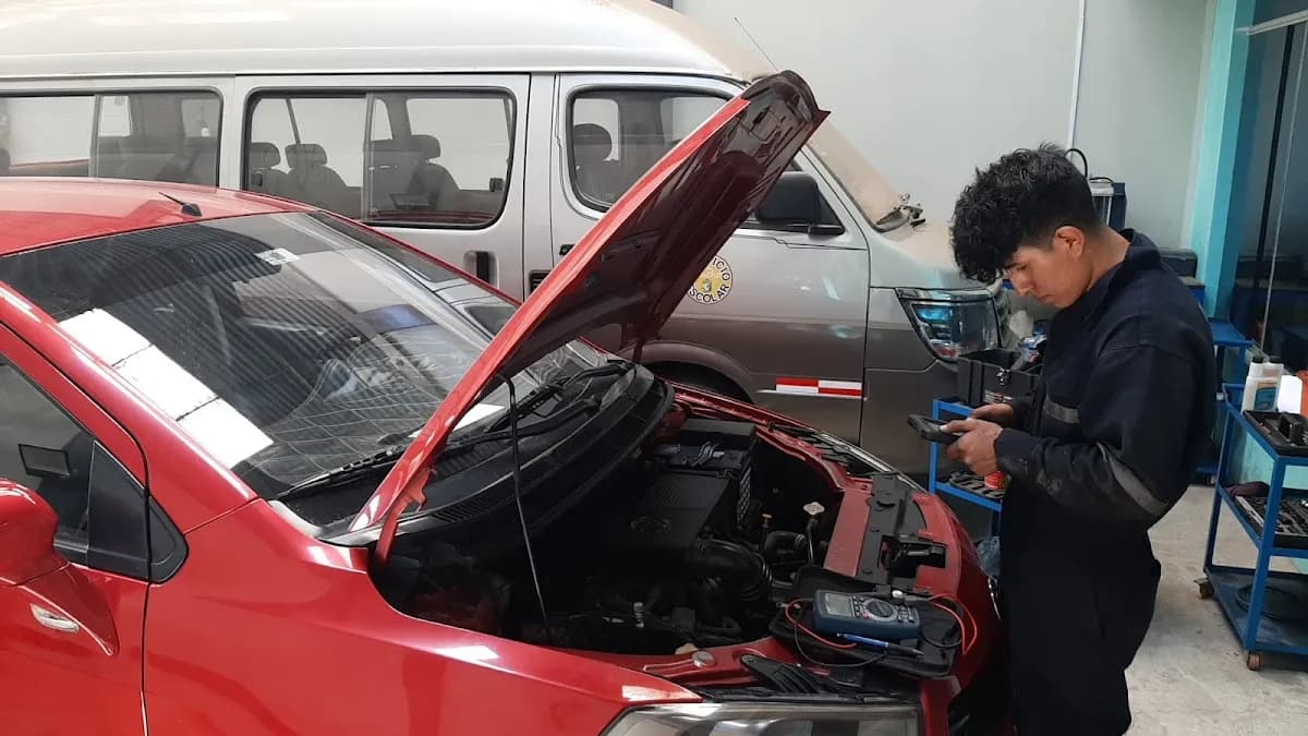 MediCars - Taller de Mecánica Automotriz Chimbote - Auxilio Mecánico