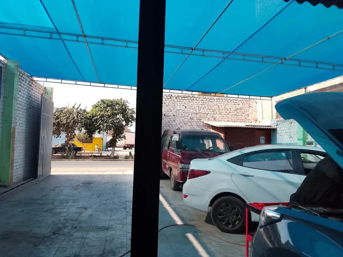 Taller mecánico Clinicar Trujillo