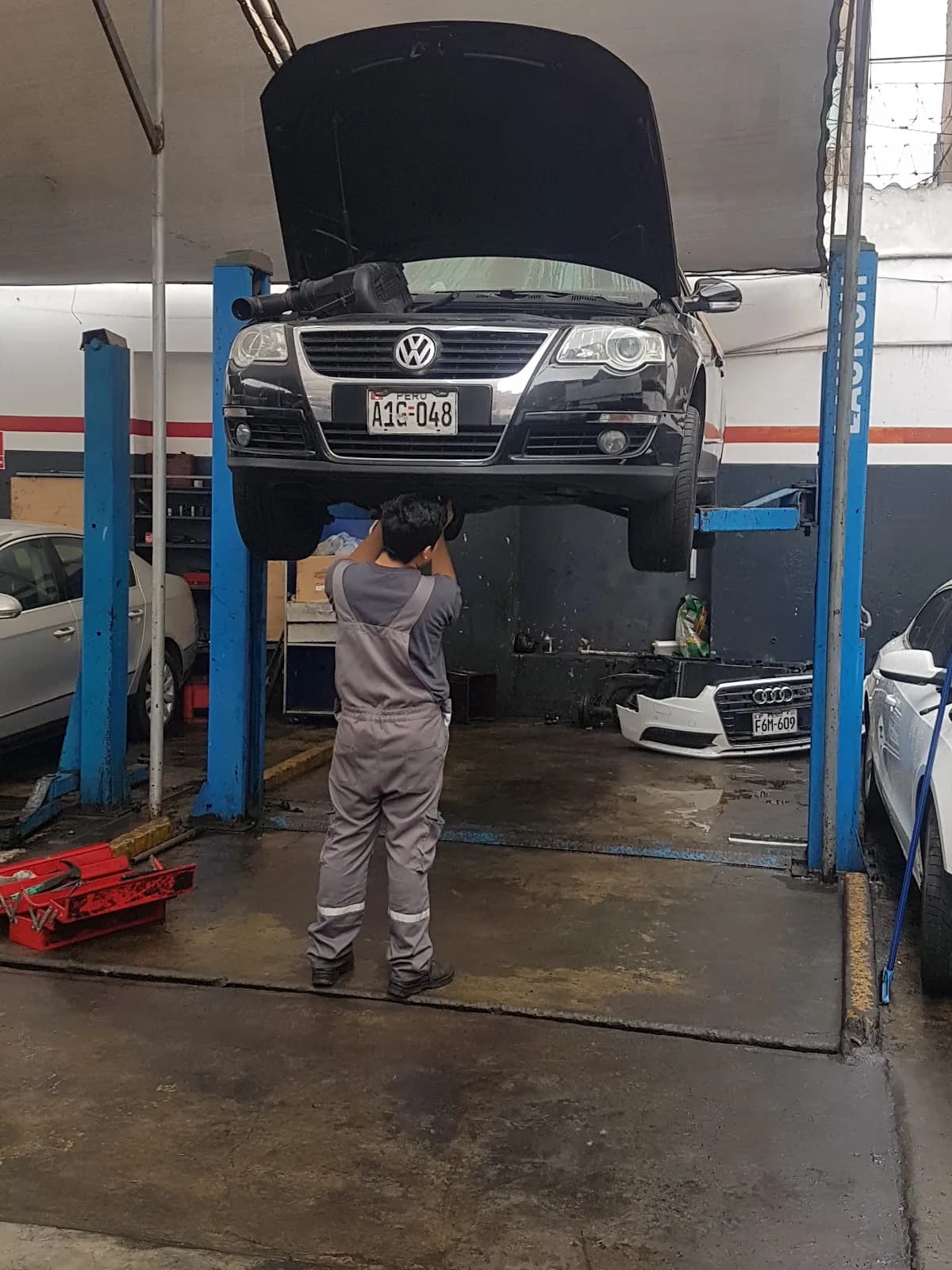 Taller Andinos - Volkswagen, Audi, Jeep, Seat - Local Angamos