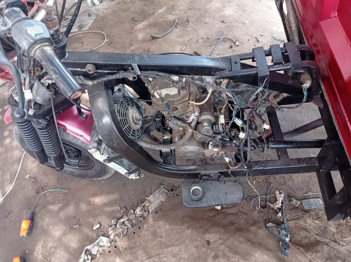 TALLER DE MOTOS FERNANDEZ (reparacion de motos lineales,mototaxis,cargueros)