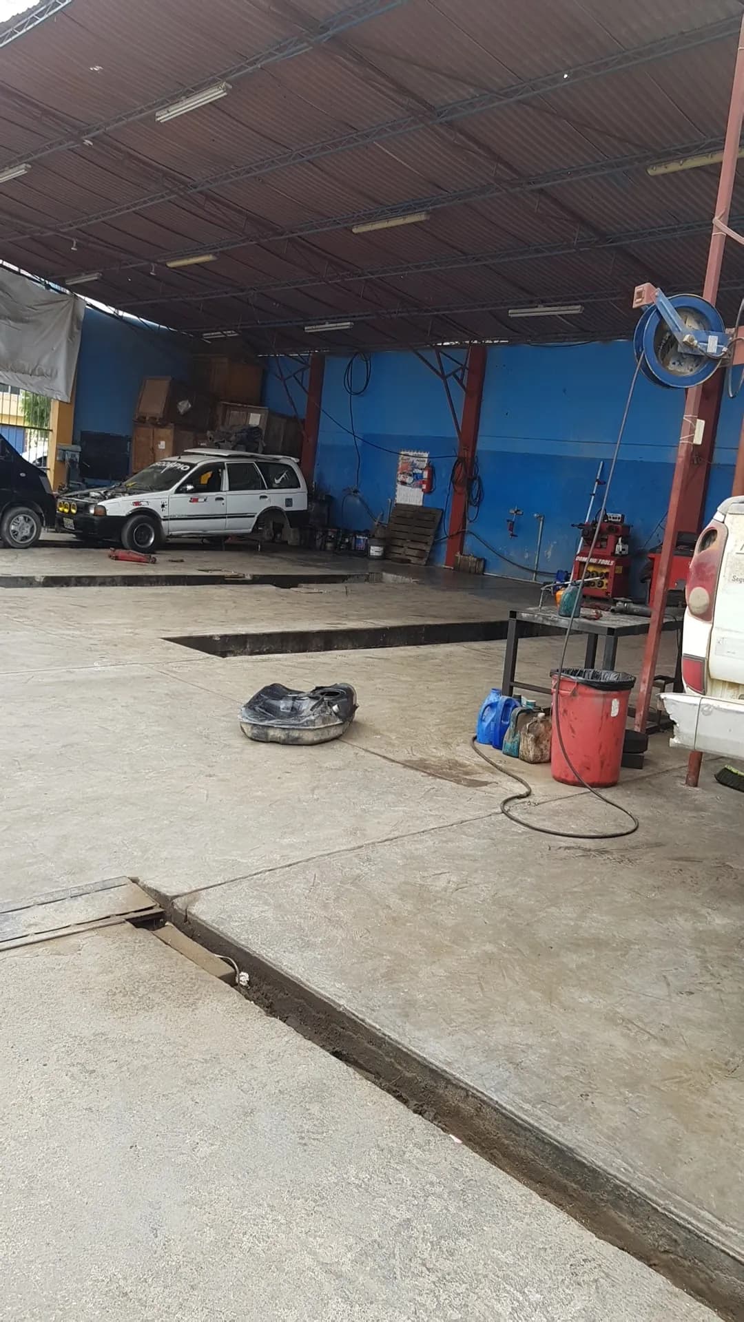 Motores y Repuestos "TICOLANDIA"